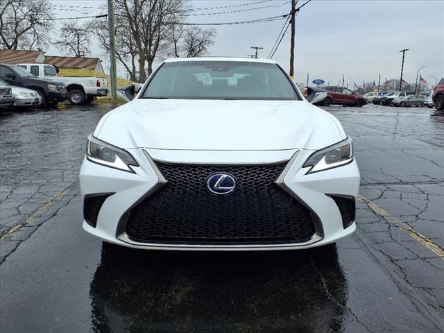 2022 Lexus ES 300h F Sport