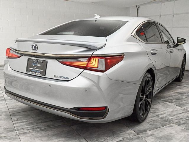 2022 Lexus ES 300h F Sport