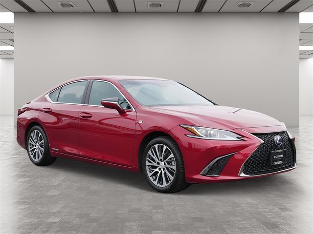 2022 Lexus ES 300h F Sport