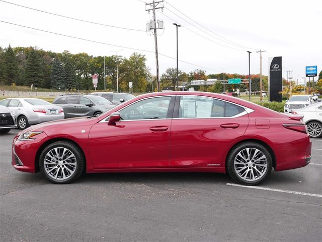 2022 Lexus ES 300h F Sport