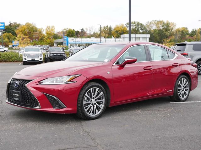 2022 Lexus ES 300h F Sport