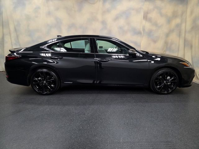 2022 Lexus ES 300h F Sport