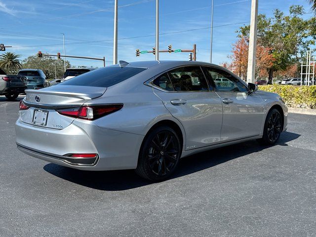 2022 Lexus ES 300h F Sport