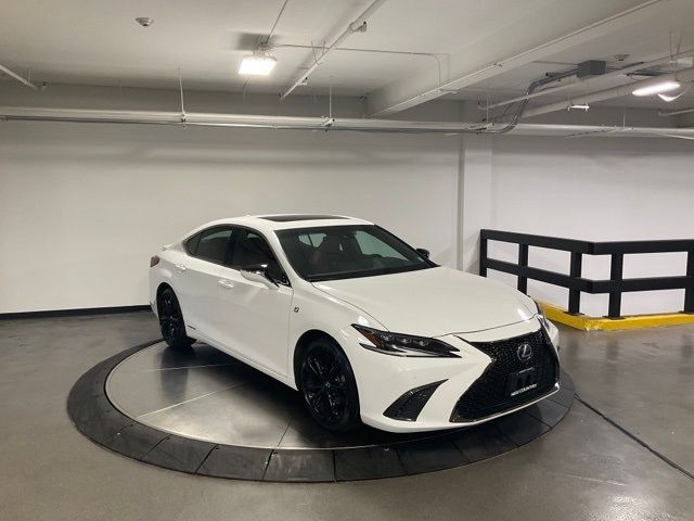 2022 Lexus ES 300h F Sport