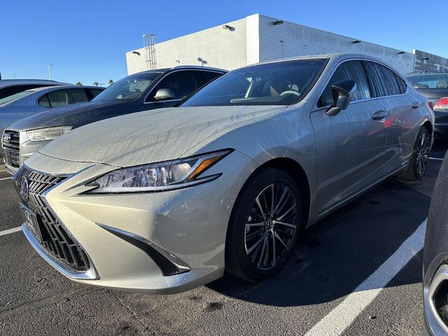 2022 Lexus ES 300h