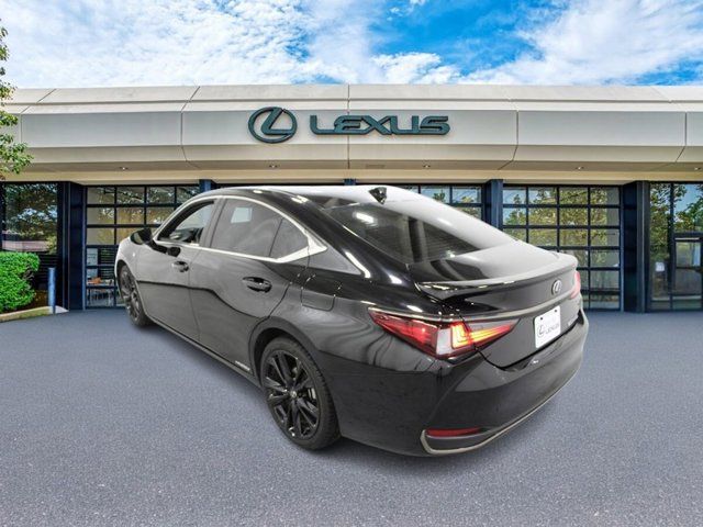 2022 Lexus ES 300h F Sport