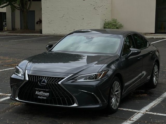 2022 Lexus ES 300h Luxury