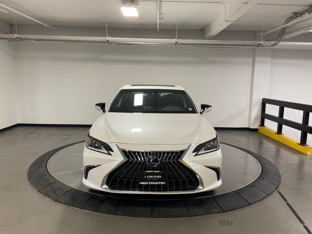 2022 Lexus ES 300h Luxury