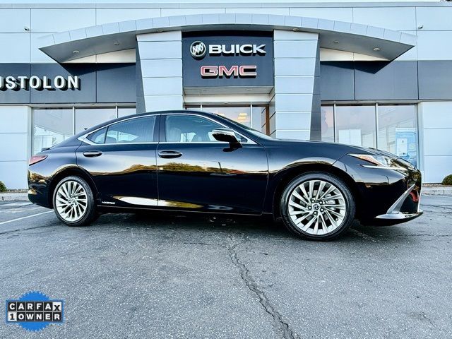 2022 Lexus ES 300h Luxury