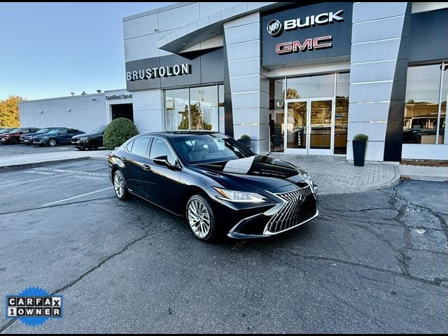 2022 Lexus ES 300h Luxury