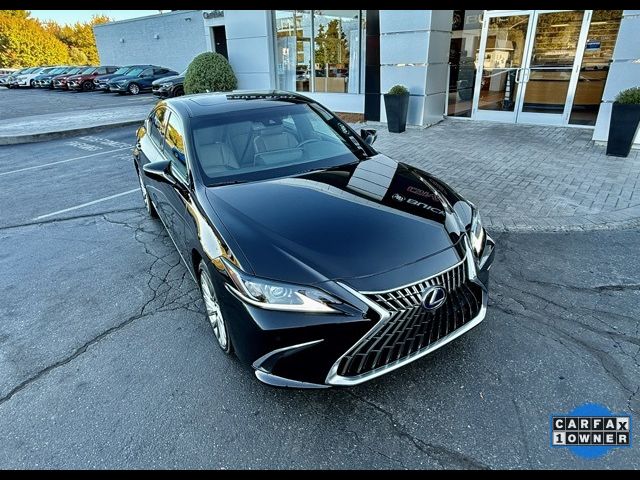 2022 Lexus ES 300h Luxury