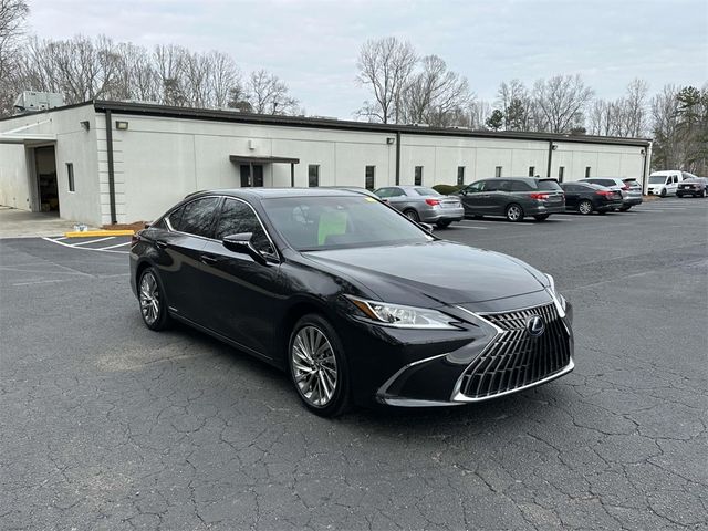 2022 Lexus ES 300h Luxury