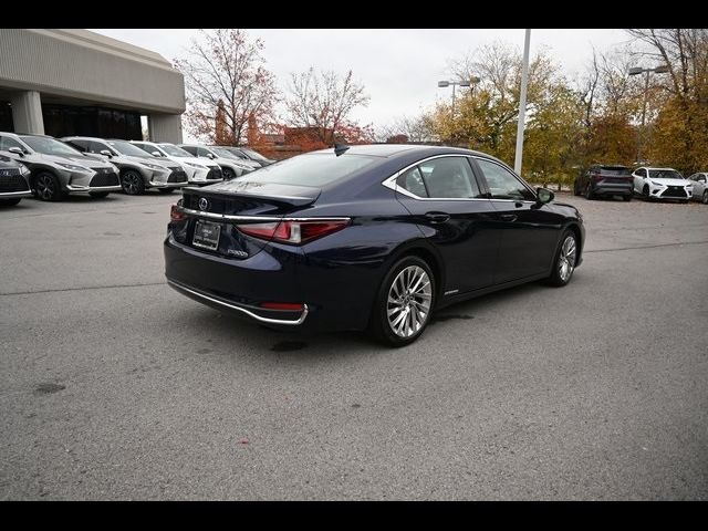 2022 Lexus ES 300h Luxury