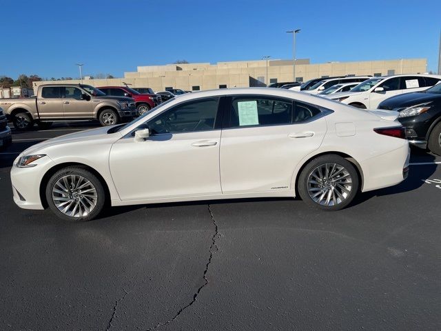 2022 Lexus ES 300h Luxury