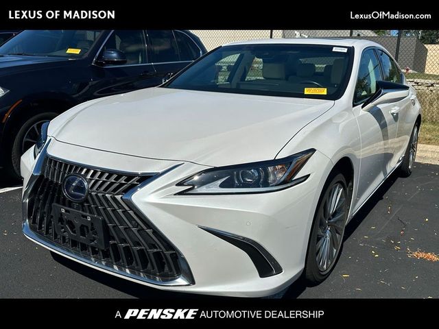 2022 Lexus ES 300h Luxury