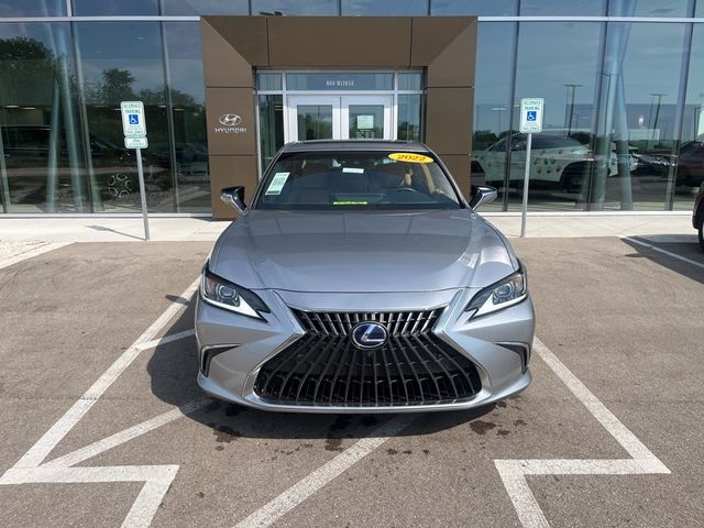 2022 Lexus ES 300h Luxury