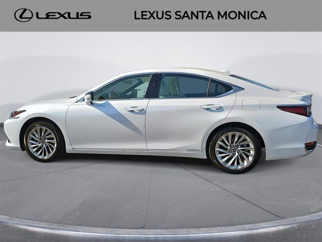 2022 Lexus ES 300h Luxury