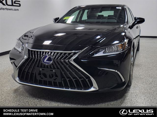 2022 Lexus ES 300h Luxury