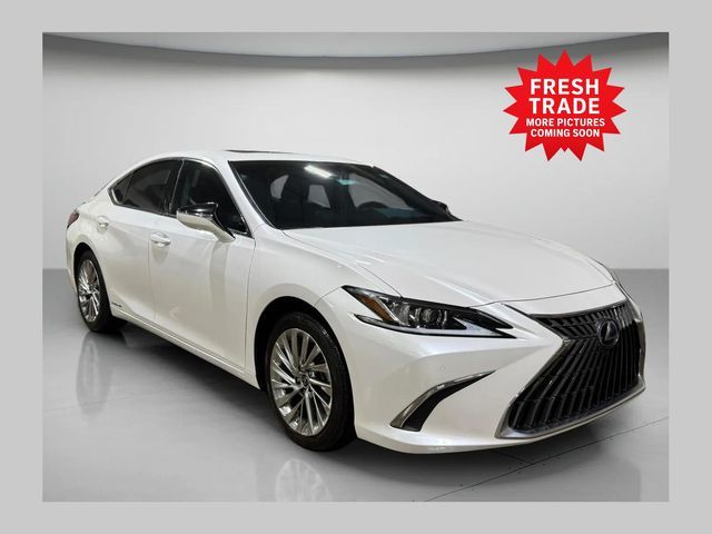 2022 Lexus ES 300h Luxury