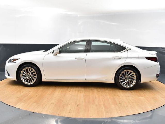 2022 Lexus ES 300h Luxury