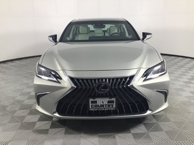 2022 Lexus ES 300h Luxury