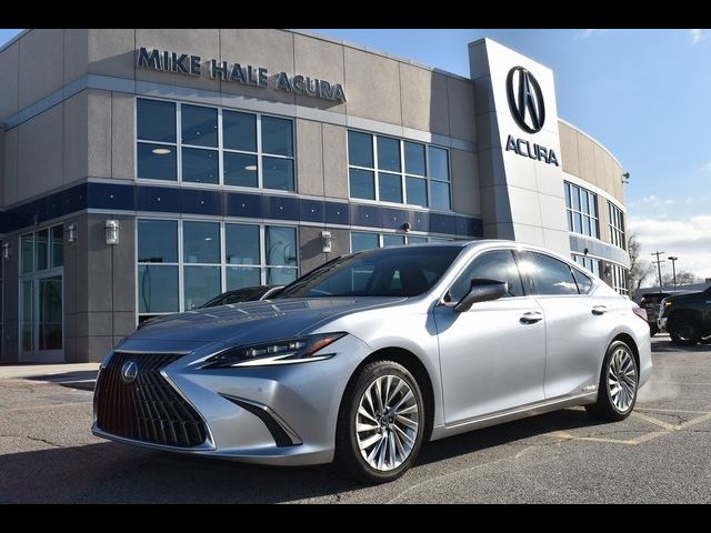 2022 Lexus ES 300h Luxury