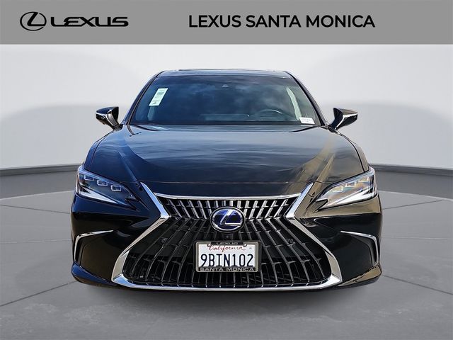 2022 Lexus ES 300h Luxury