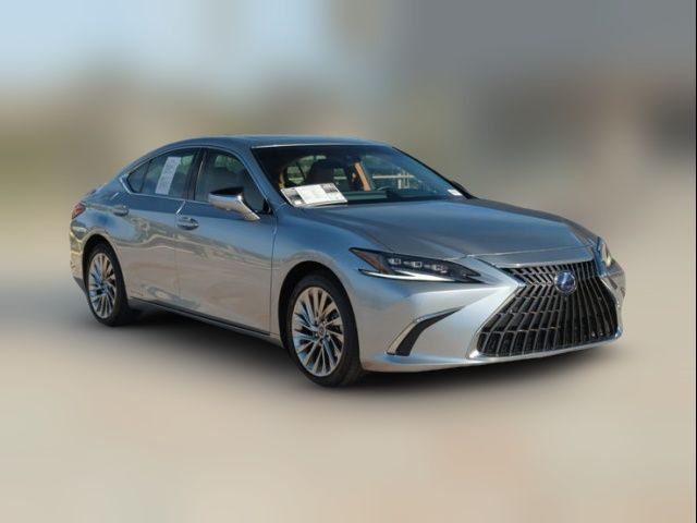 2022 Lexus ES 300h Luxury