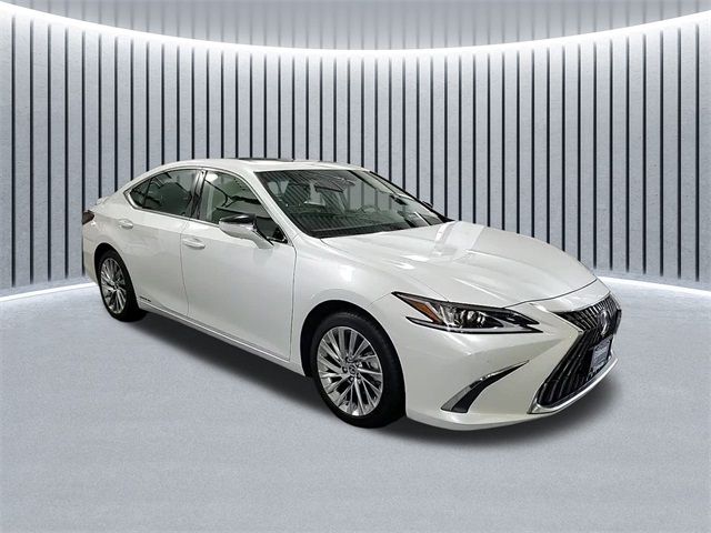 2022 Lexus ES 300h Luxury