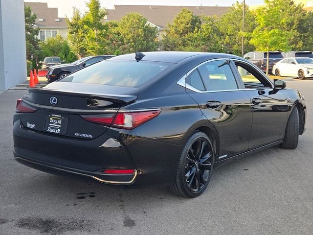 2022 Lexus ES 300h F Sport