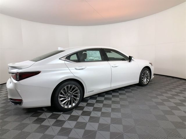 2022 Lexus ES 300h Ultra Luxury