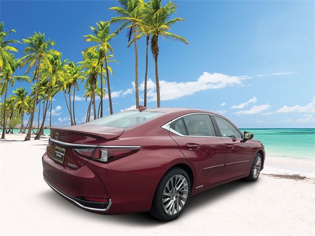 2022 Lexus ES 300h Ultra Luxury