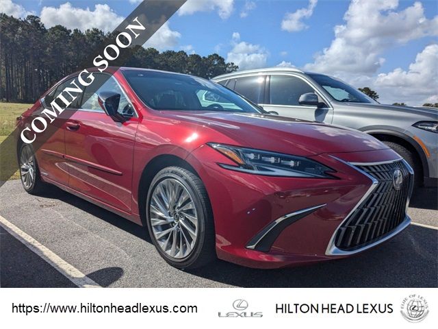 2022 Lexus ES 300h Ultra Luxury