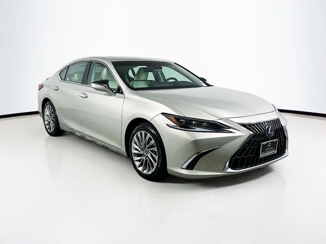 2022 Lexus ES 300h Ultra Luxury