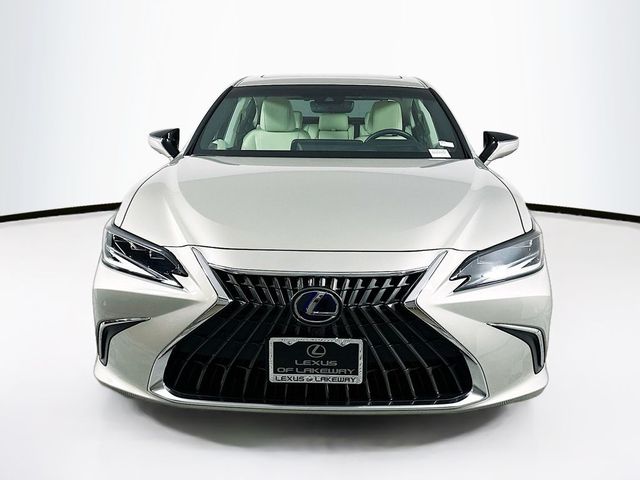 2022 Lexus ES 300h Ultra Luxury