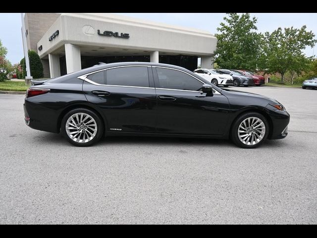 2022 Lexus ES 300h Ultra Luxury