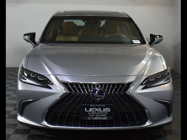 2022 Lexus ES 300h Ultra Luxury