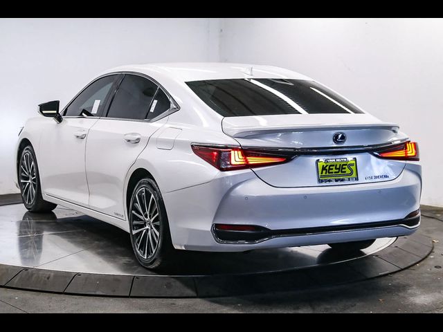 2022 Lexus ES 300h