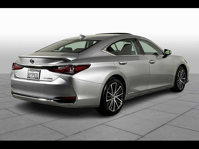 2022 Lexus ES 300h