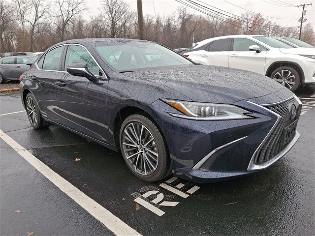 2022 Lexus ES 300h