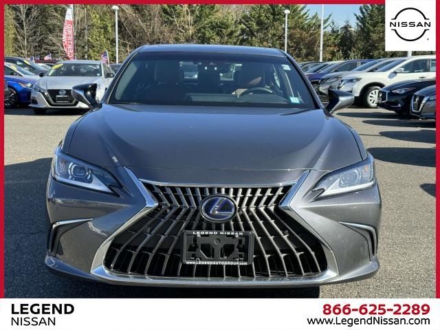 2022 Lexus ES 300h Luxury