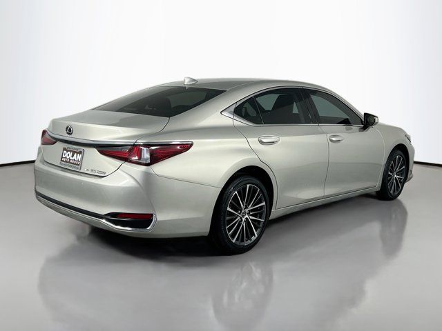 2022 Lexus ES 250