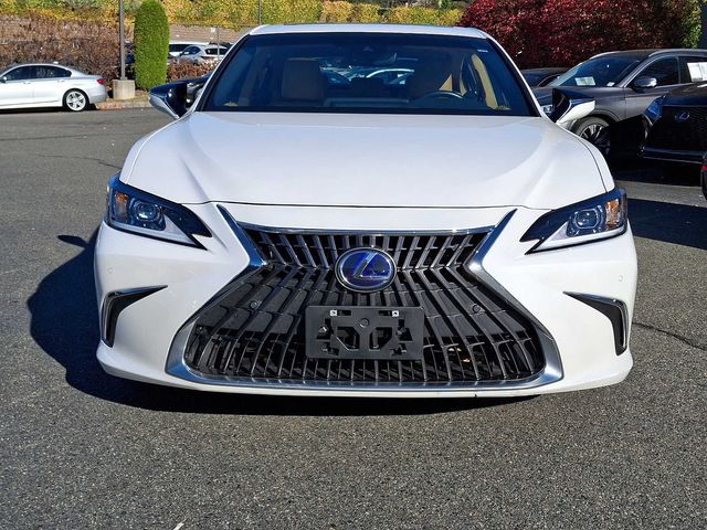 2022 Lexus ES 300h Luxury