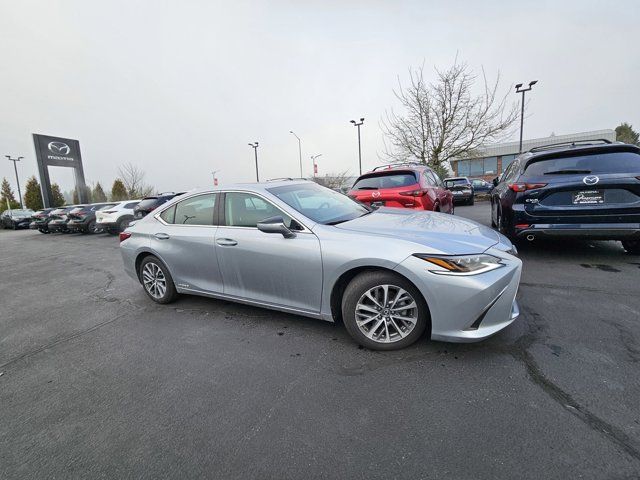 2022 Lexus ES 300h