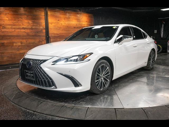 2022 Lexus ES 300h