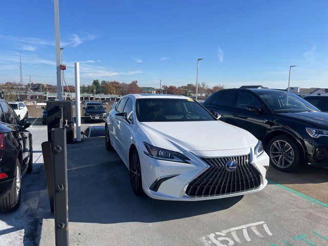 2022 Lexus ES 300h