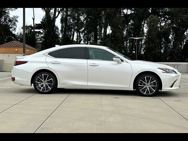 2022 Lexus ES 300h