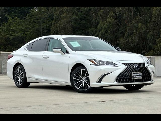 2022 Lexus ES 300h