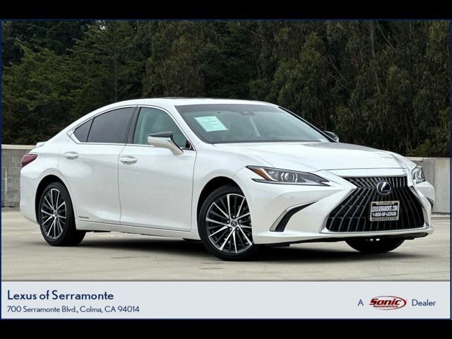 2022 Lexus ES 300h