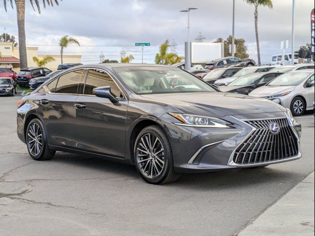 2022 Lexus ES 300h